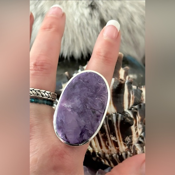 Charoite statement sterling silver ring - Picture 2 of 8